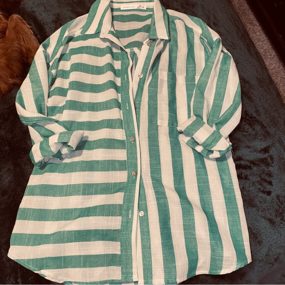 green striped linen shirt worn 1 time size Xs